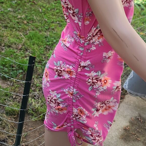 Pink Pull Tie Runched Sided Short Sleeves Floral Dress - Picture 3 of 9